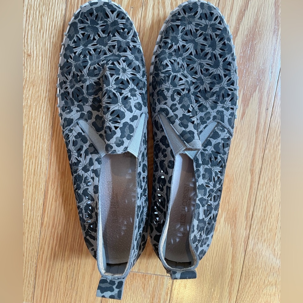Ilse Jacobsen Black and Gray Patterned Flats